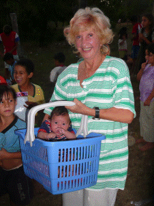 Kleine Geschenke für Nachbarkinder in Paraguay