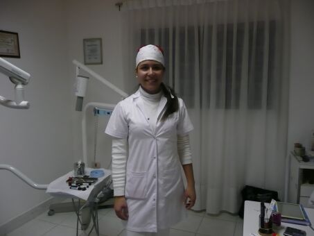 Junge Zahnärztin in Altos Paraguay