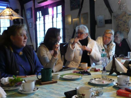 Ein Jahr Weibertreffen in San Bernardino, Paraguay 