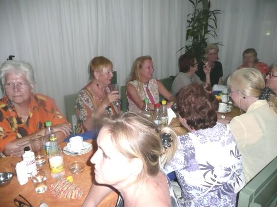 Weibertreffen im November Sanber Paraguay Los Alpes