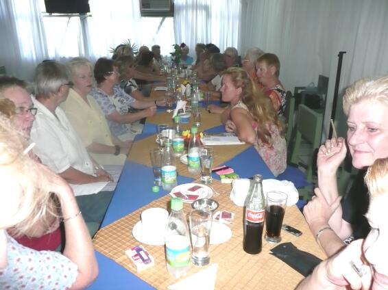 Weibertreffen im November Sanber Paraguay Los Alpes