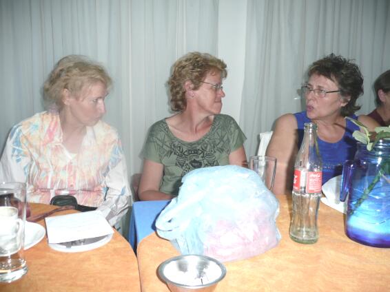 Weibertreffen im November Sanber Paraguay Los Alpes