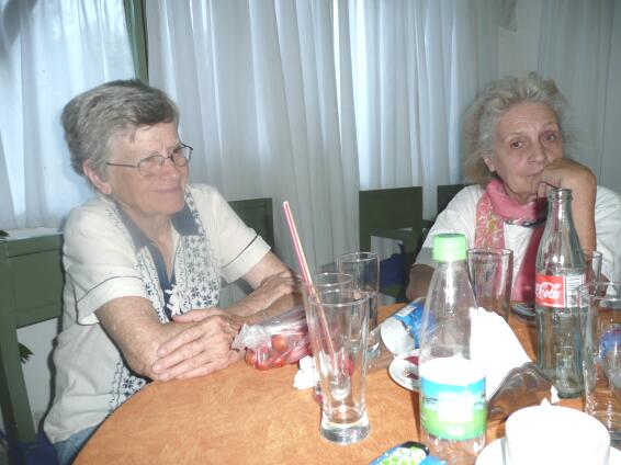 Weibertreffen im November Sanber Paraguay Los Alpes