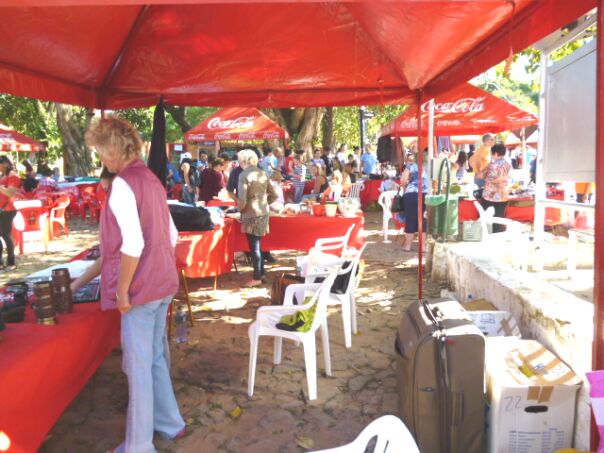 Trödelmarkt und Spenden