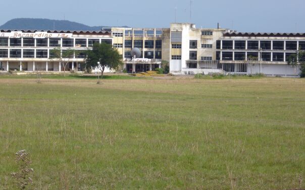 Ruine des Jahrhunderts am See