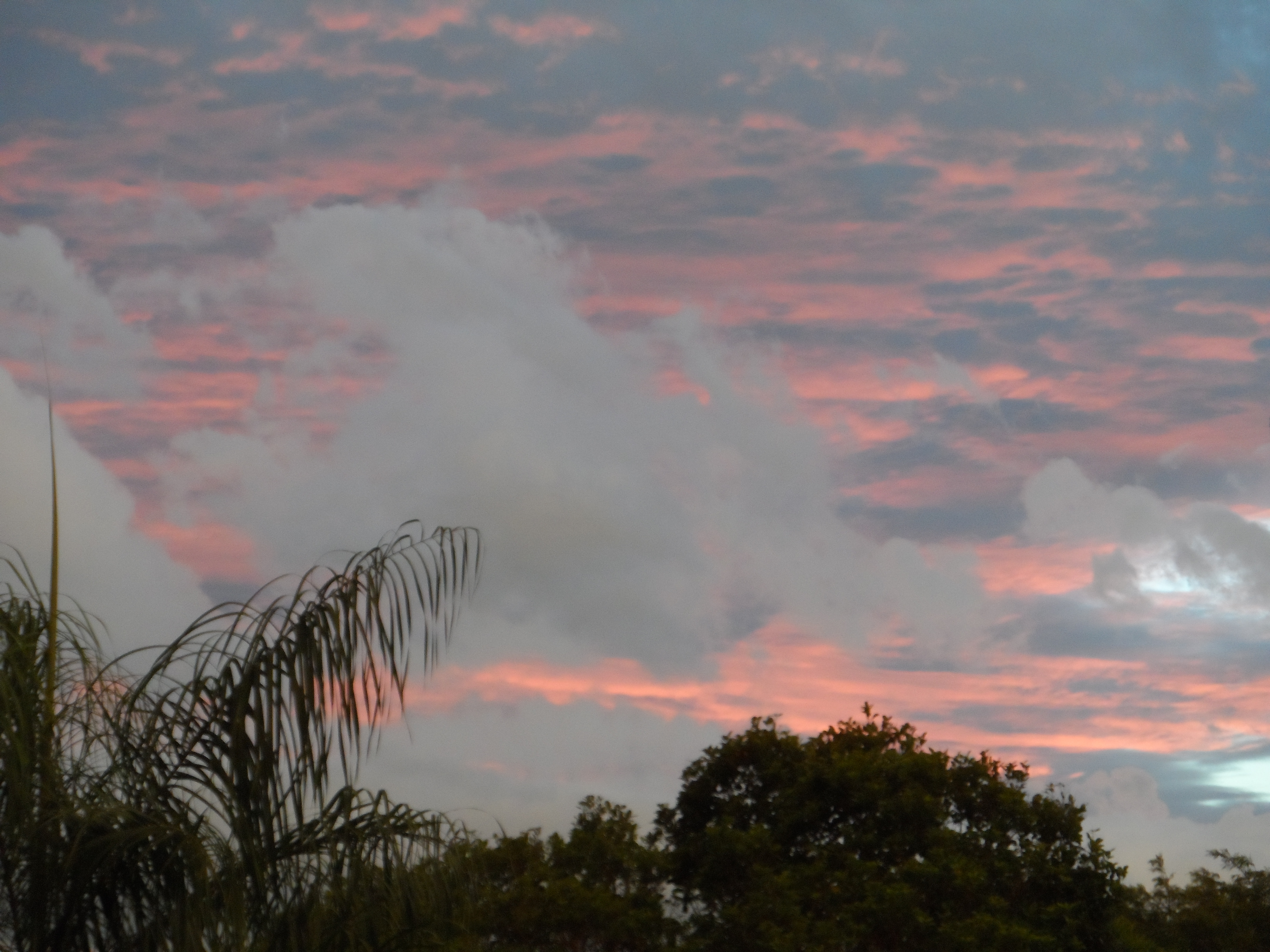 Samstagabend und der Himmel über uns