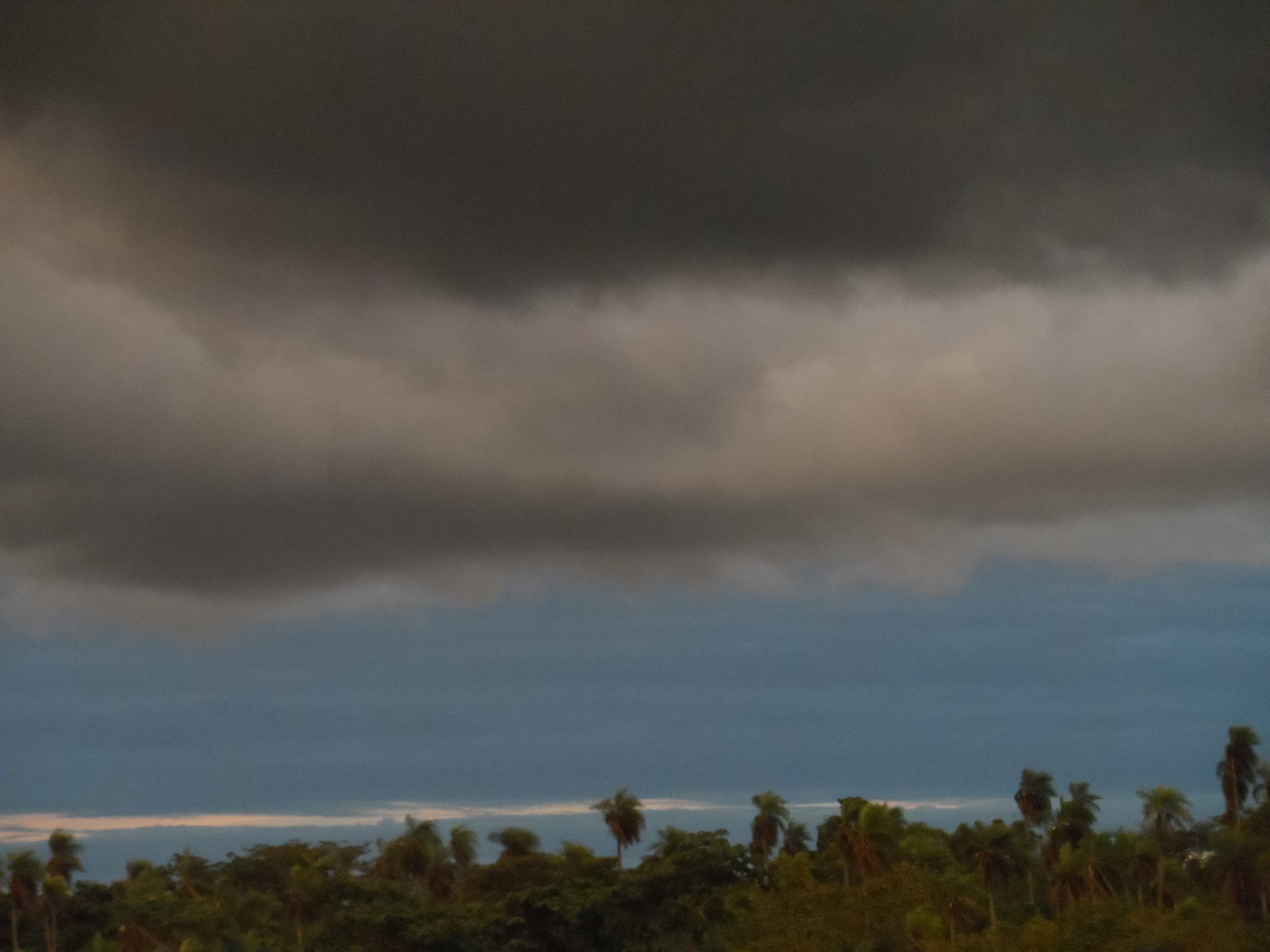 Samstagabend und der Himmel über uns