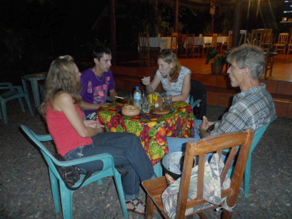 Erbsensuppe und Kuchen