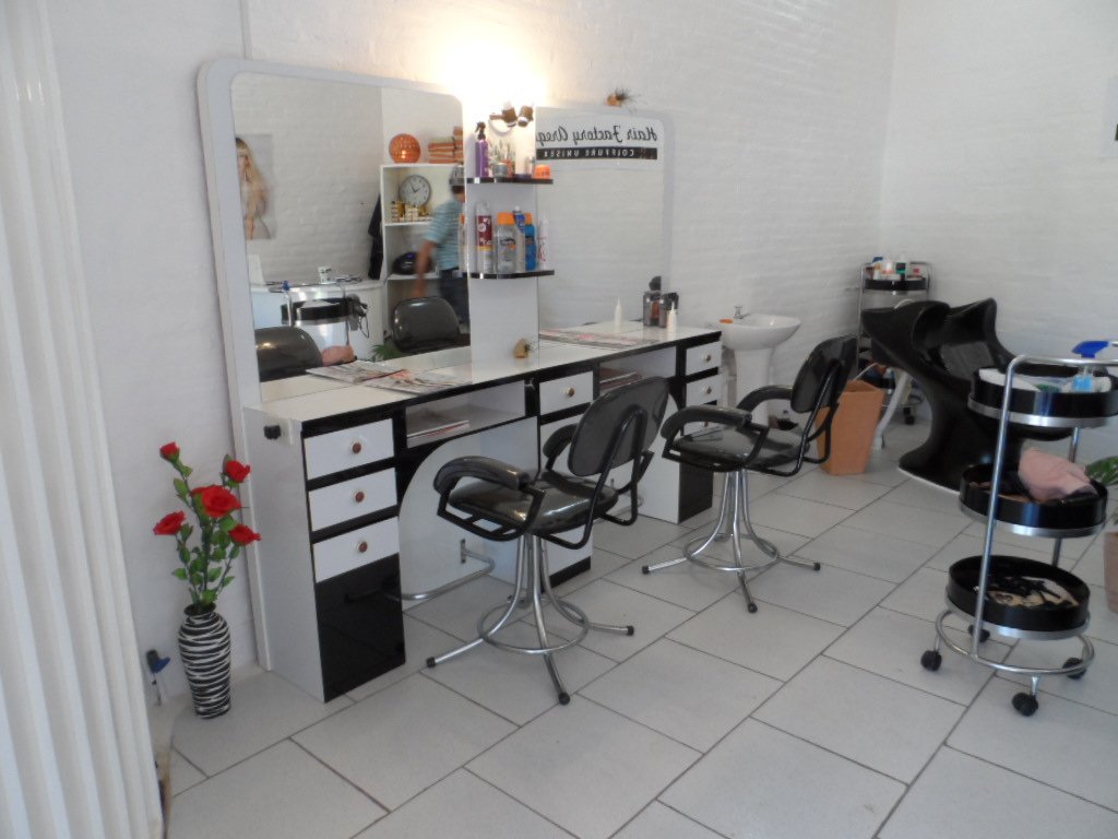 Valentin der Friseur in Aregua