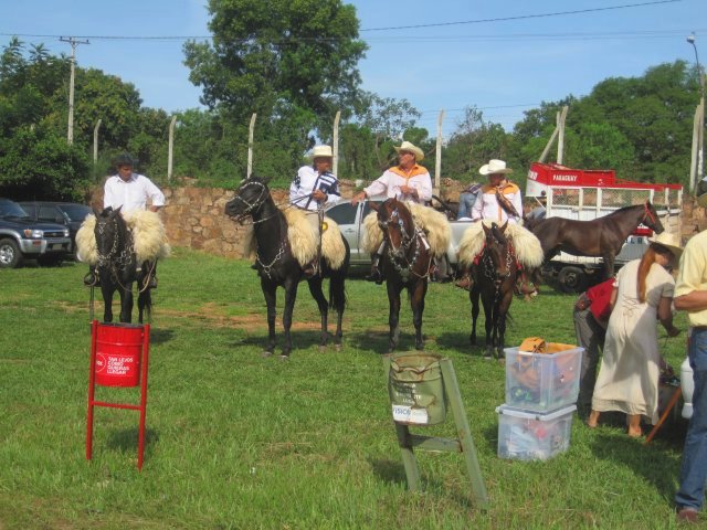 Caacupé, Reiten Tobati, Atyra