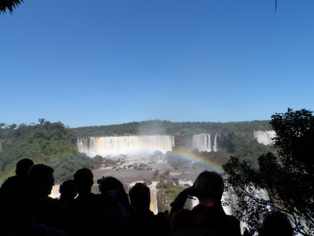 Kraftwerk und Wasserfälle