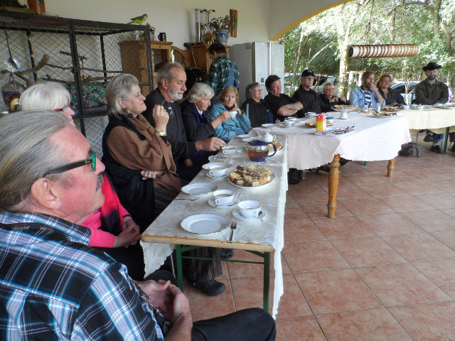 Alfred hat uns heute bei Kaffee und Kuchen......