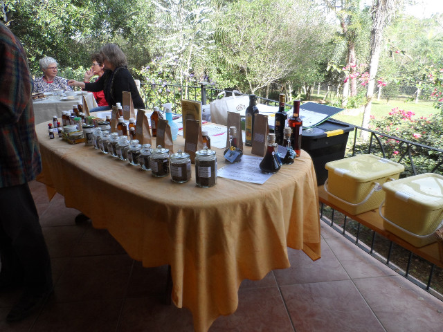 Alfred hat uns heute bei Kaffee und Kuchen......