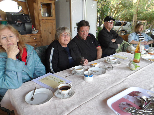 Alfred hat uns heute bei Kaffee und Kuchen......