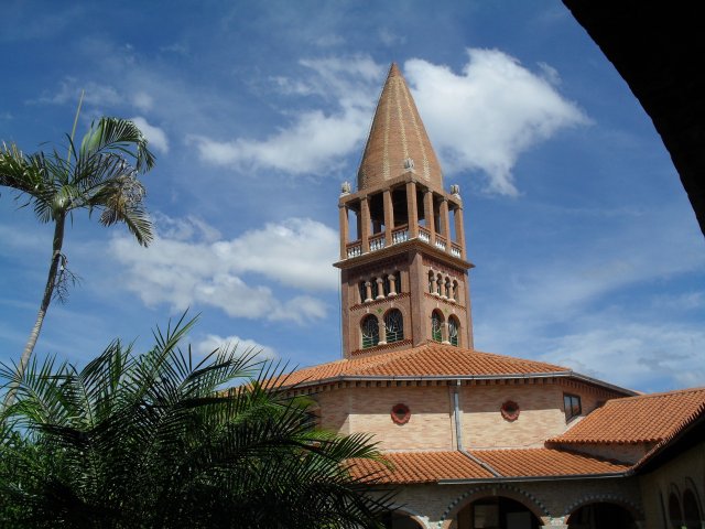 wunderschönes Kloster in Atyra
