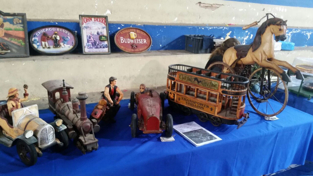 Garagenflohmarkt bei Mike und Marion