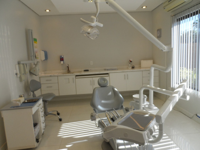 Zahnarzt Dr. David Neufeld