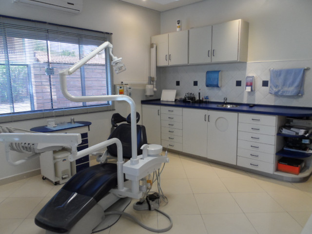 Zahnarzt Dr. David Neufeld