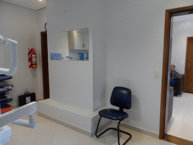 Zahnarzt Dr. David Neufeld