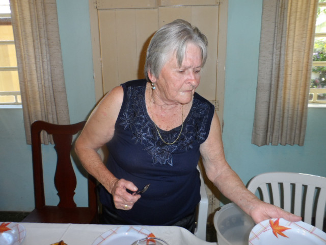 Erna  wurde   82   Jahre und ist noch quietsch munter