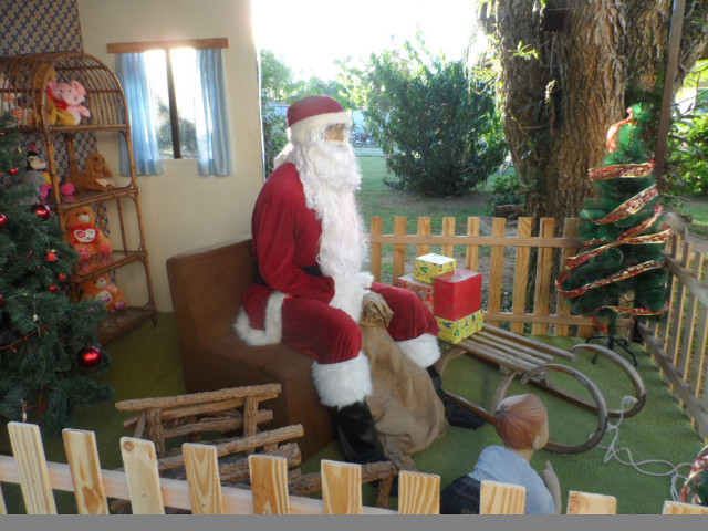 Weihnachtsbescherung für ca. 300 Kinder