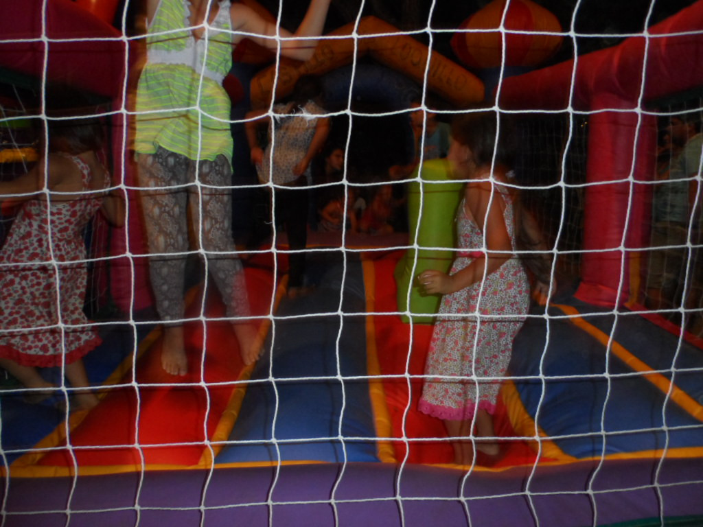 Weihnachtsbescherung für ca. 300 Kinder