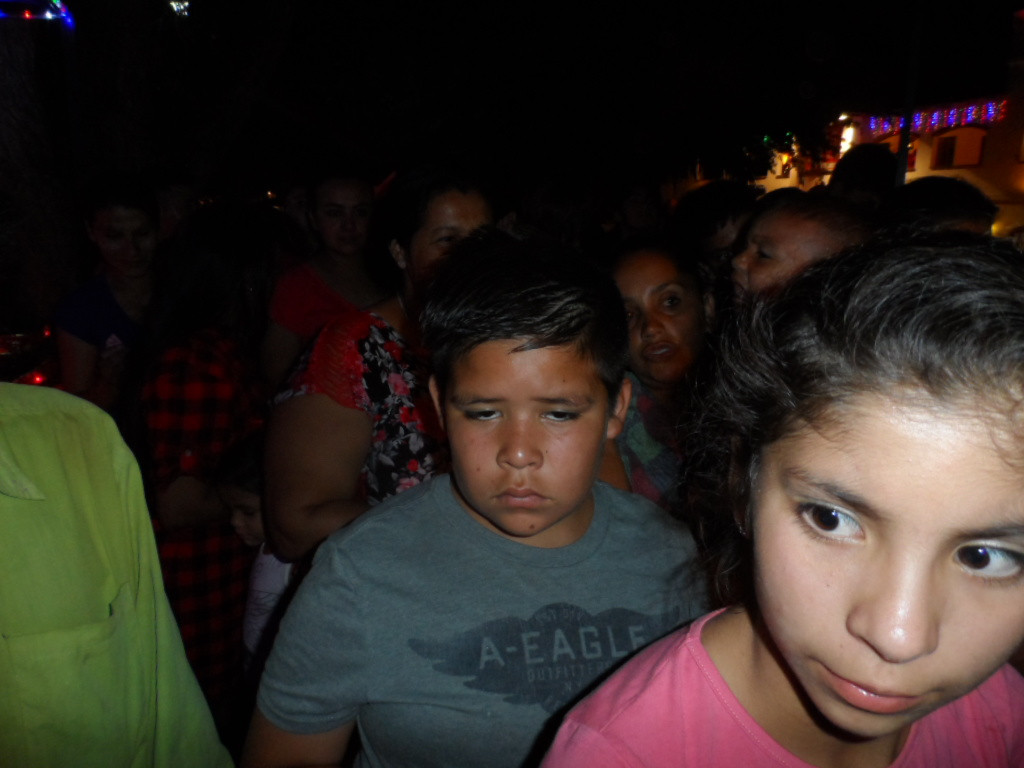 Weihnachtsbescherung für ca. 300 Kinder