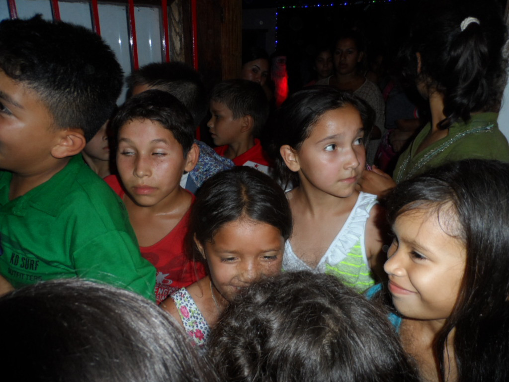 Weihnachtsbescherung für ca. 300 Kinder