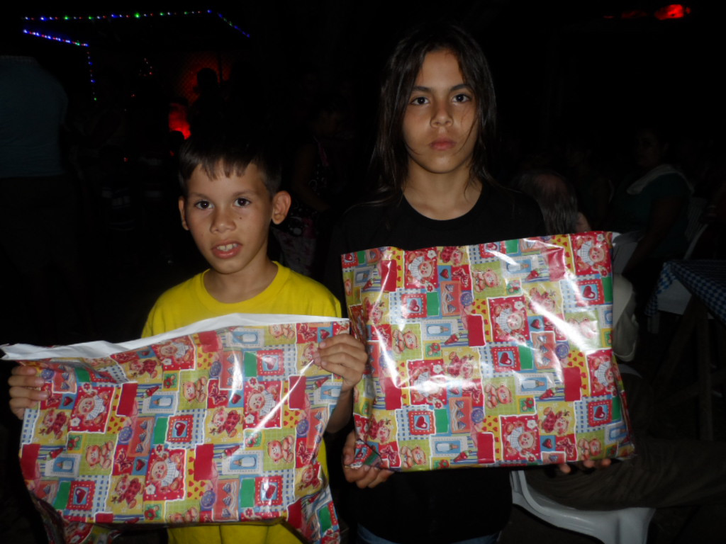 Weihnachtsbescherung für ca. 300 Kinder