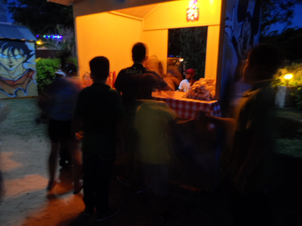 Weihnachtsbescherung für ca. 300 Kinder