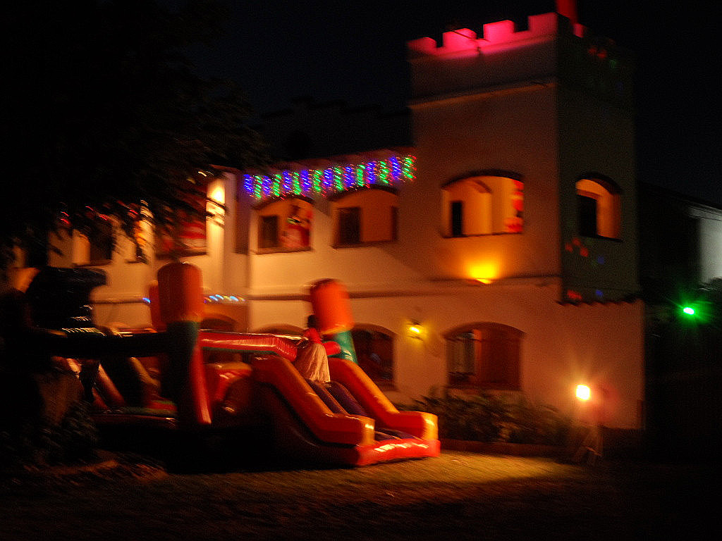 Weihnachtsbescherung für ca. 300 Kinder