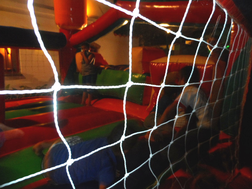 Weihnachtsbescherung für ca. 300 Kinder