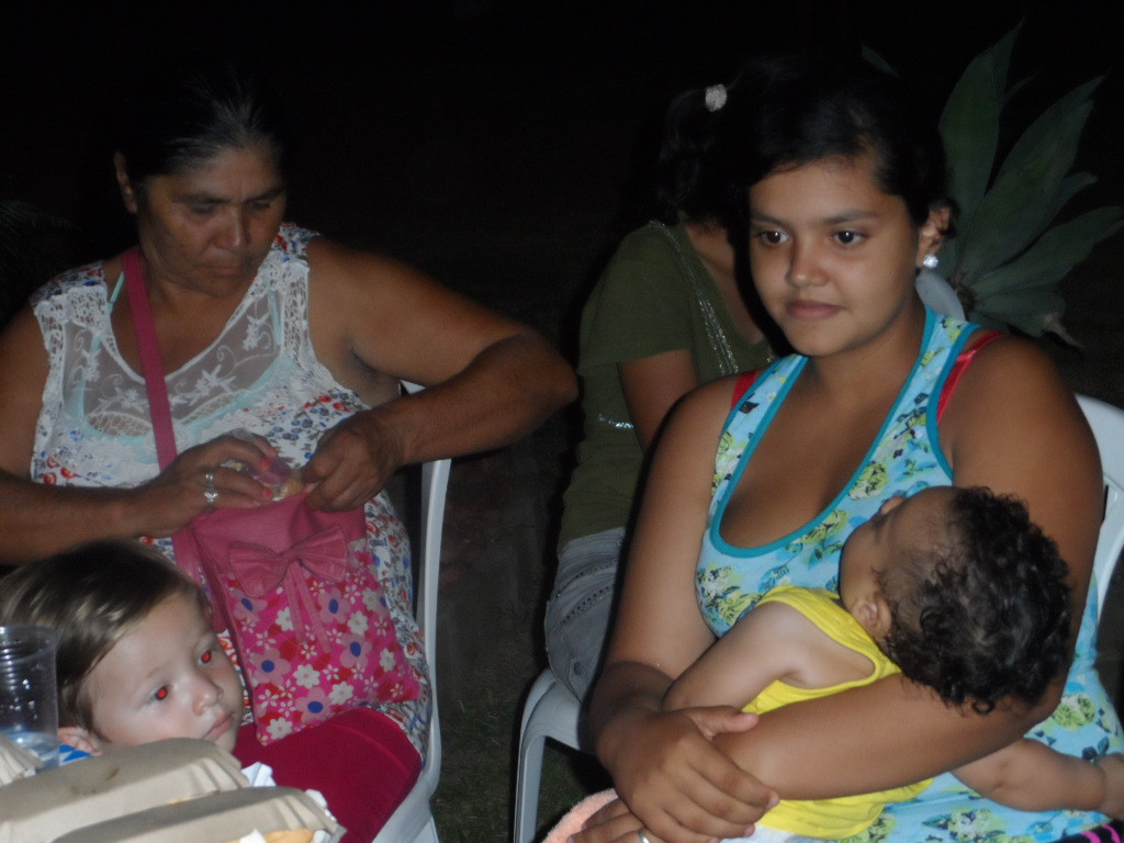 Weihnachtsbescherung für ca. 300 Kinder