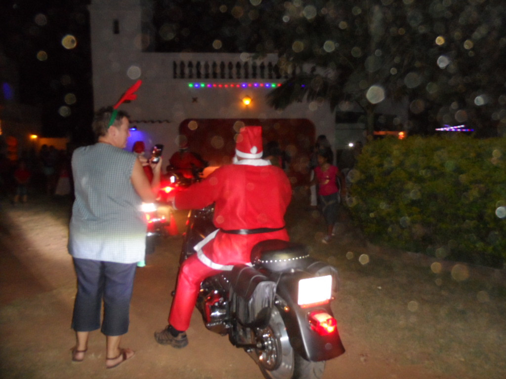 Weihnachtsbescherung für ca. 300 Kinder