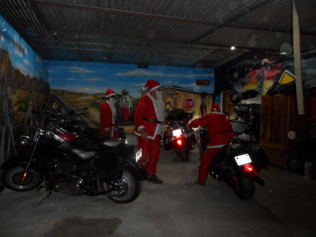 Weihnachtsbescherung für ca. 300 Kinder