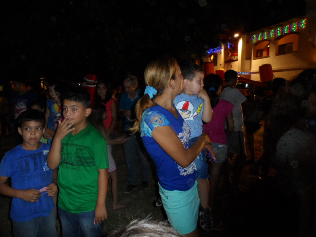 Weihnachtsbescherung für ca. 300 Kinder