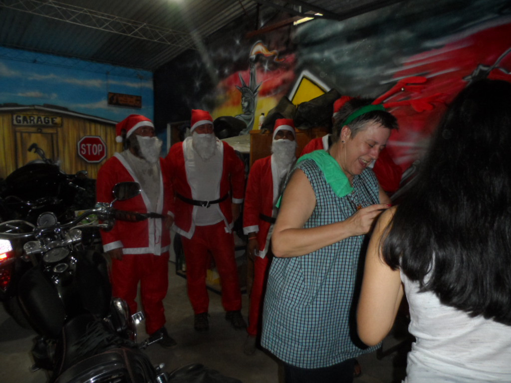 Weihnachtsbescherung für ca. 300 Kinder