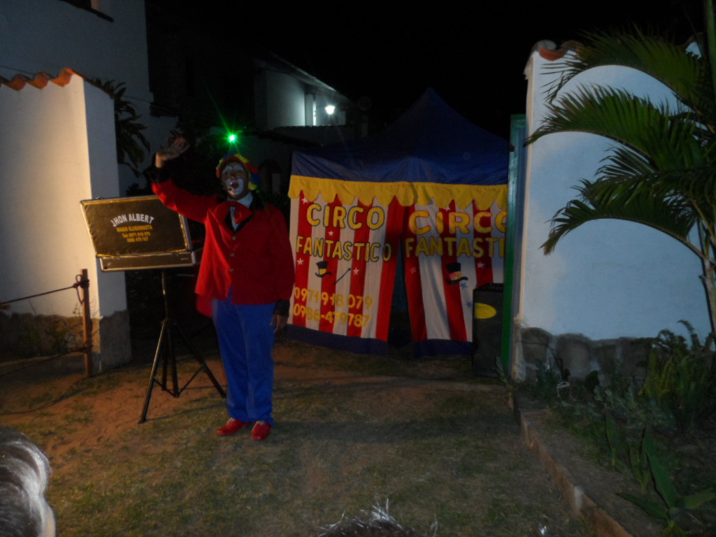 Weihnachtsbescherung für ca. 300 Kinder