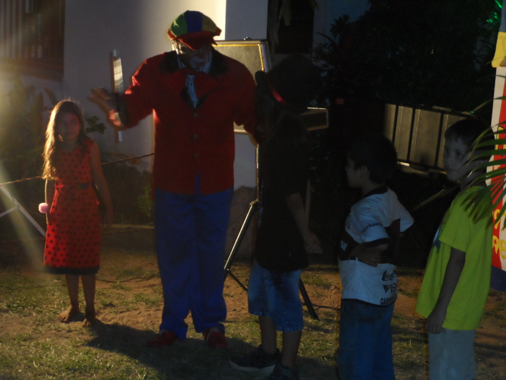 Weihnachtsbescherung für ca. 300 Kinder