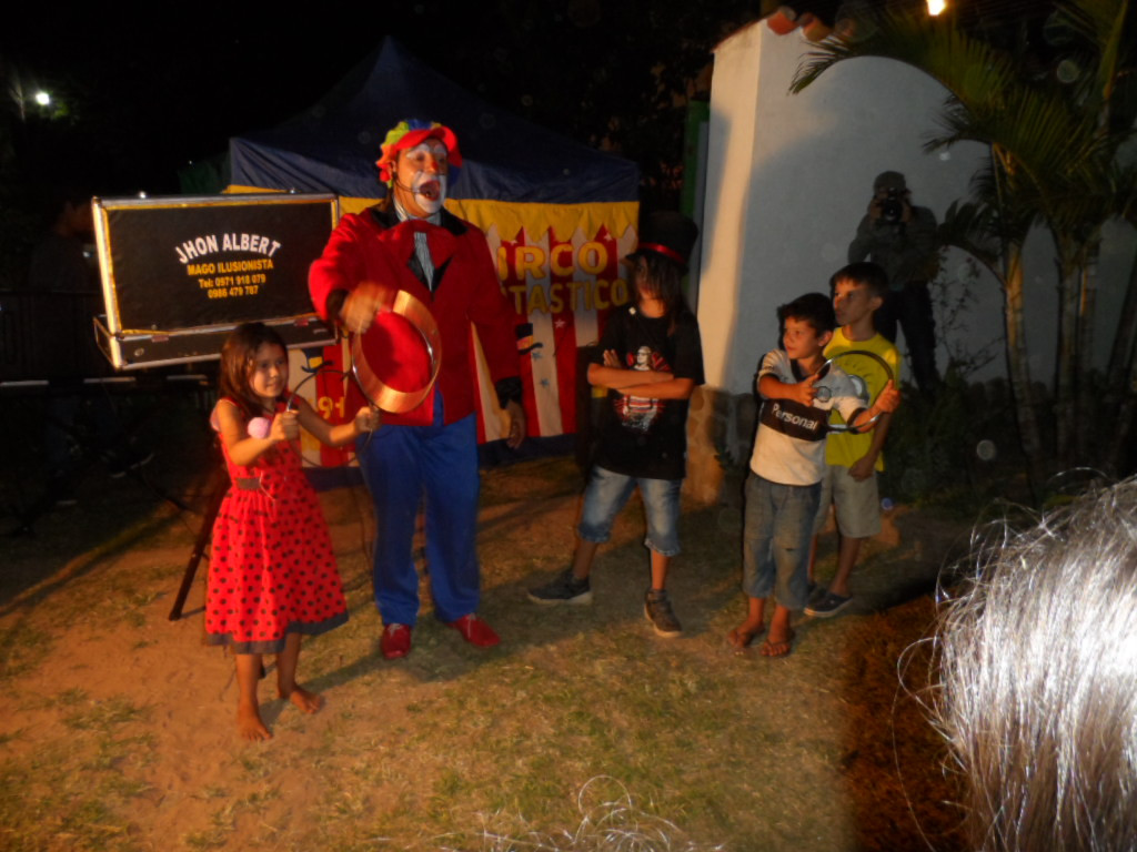 Weihnachtsbescherung für ca. 300 Kinder