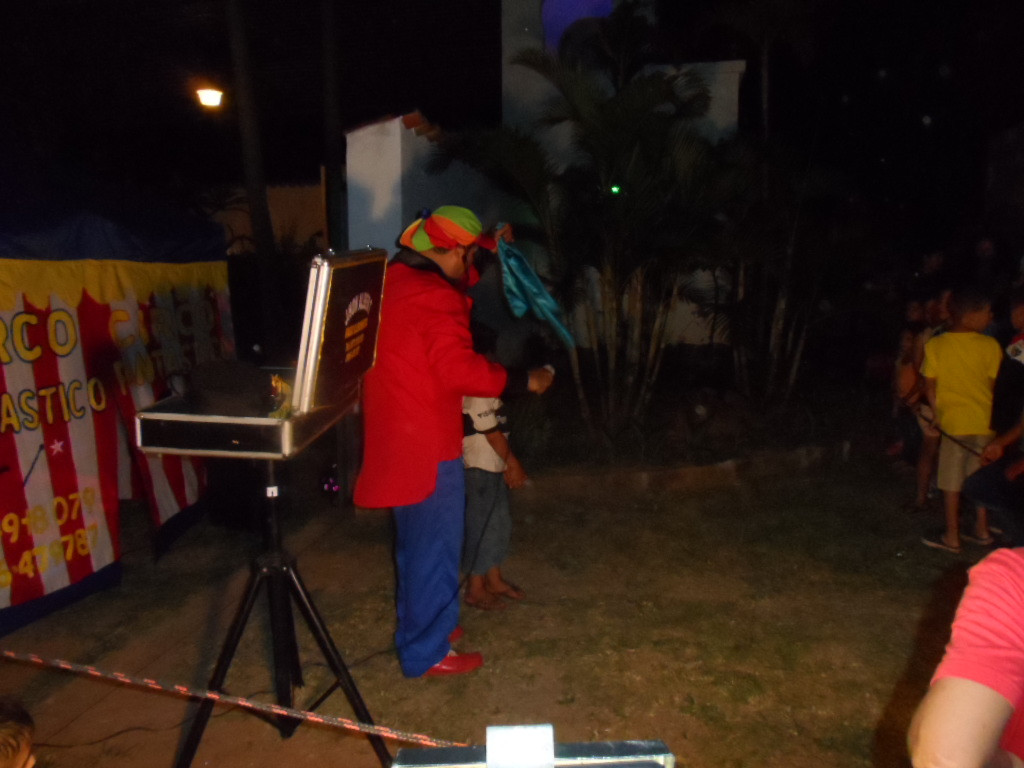 Weihnachtsbescherung für ca. 300 Kinder