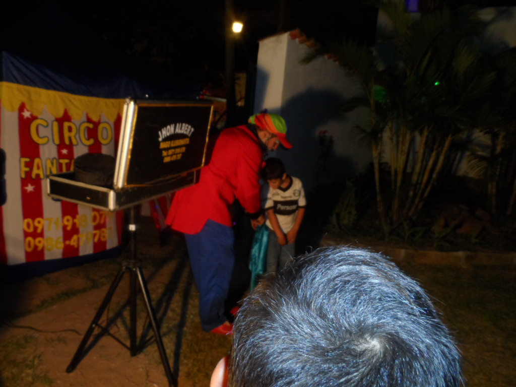 Weihnachtsbescherung für ca. 300 Kinder