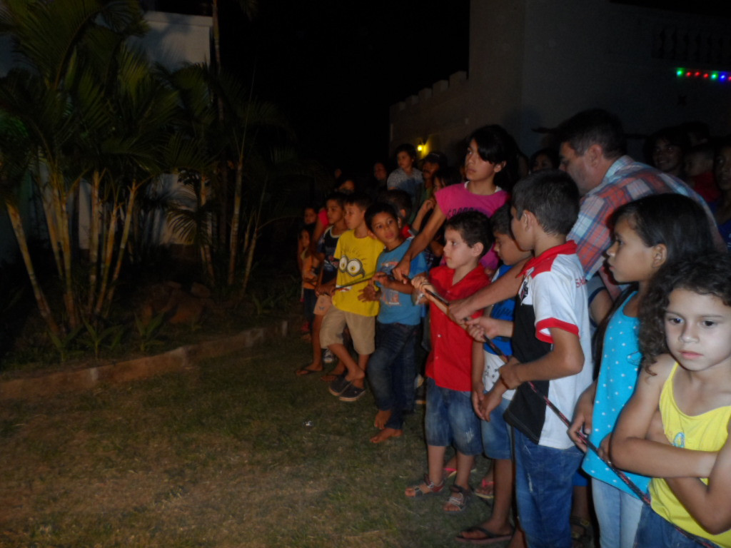 Weihnachtsbescherung für ca. 300 Kinder