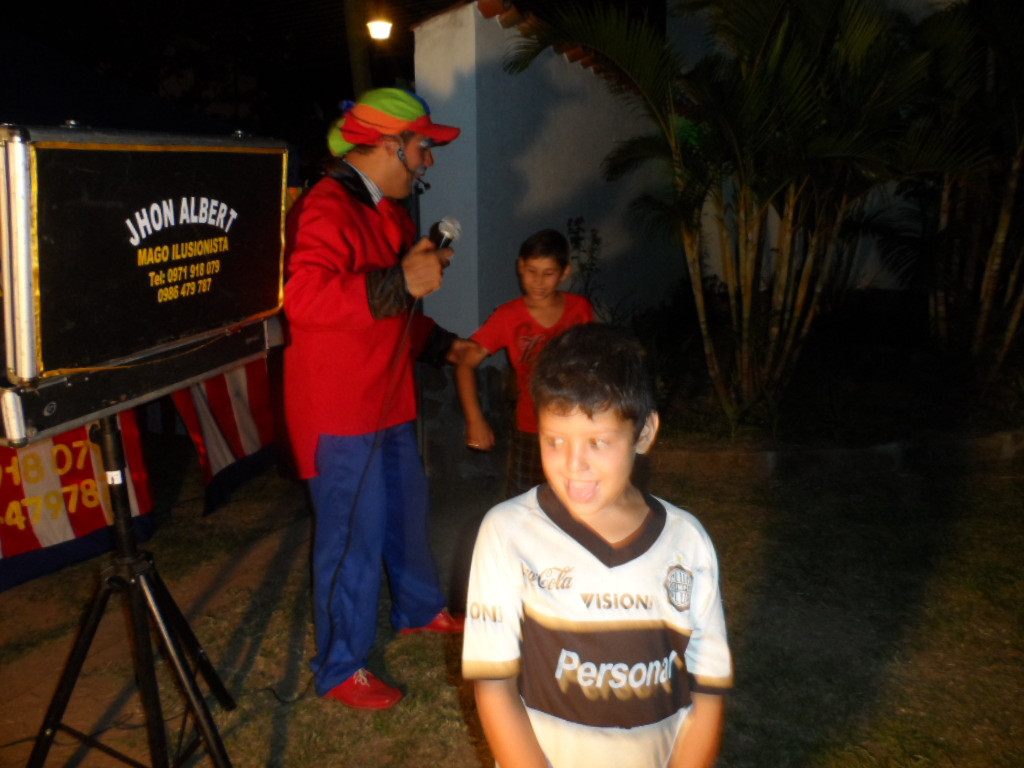 Weihnachtsbescherung für ca. 300 Kinder