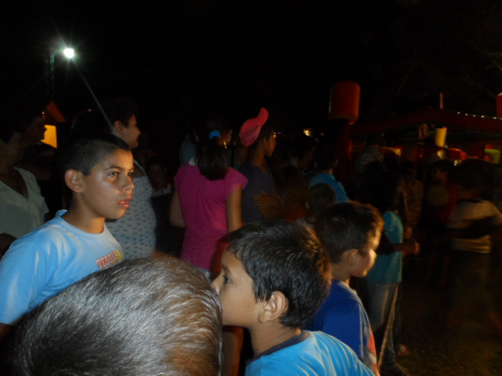 Weihnachtsbescherung für ca. 300 Kinder